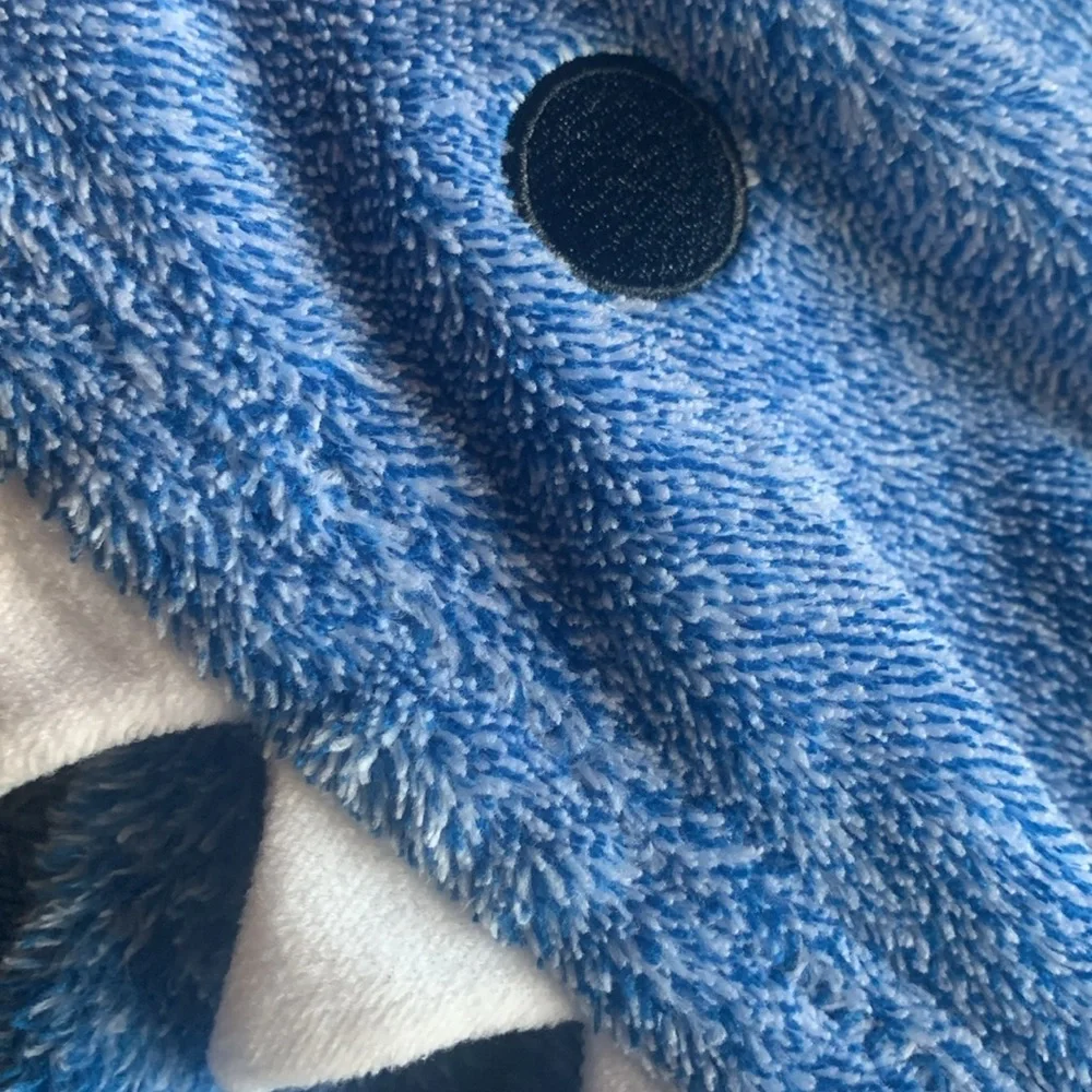 Arizona Jean Co. blue kid’s shark robe size large 14 - 16 unisex ocean beach 🦈